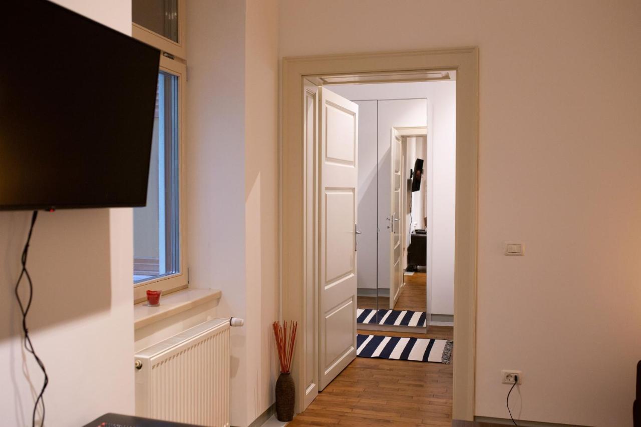 Alessia In The Old Town Apartment